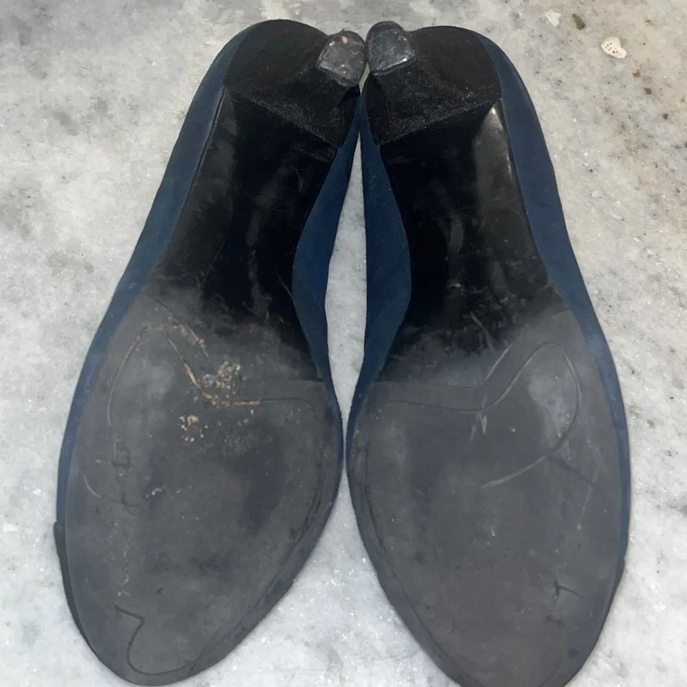 Franco Sarto Women's Navy and Black Round Toe Suede Heels - Picture 2 of 7